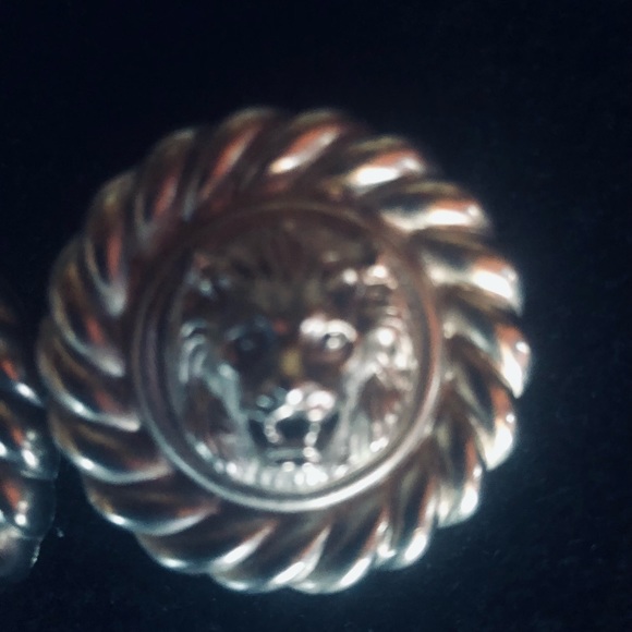 Anne Klein Lion earrings - Picture 3 of 4